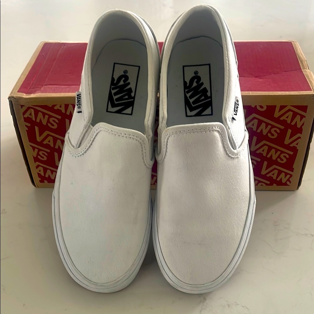 Pair of LIKE NEW White Women’s Asher Slip-On Sneakers